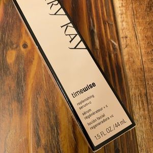 TimeWise Replenishing Serum+C®
1.5 fl. oz.